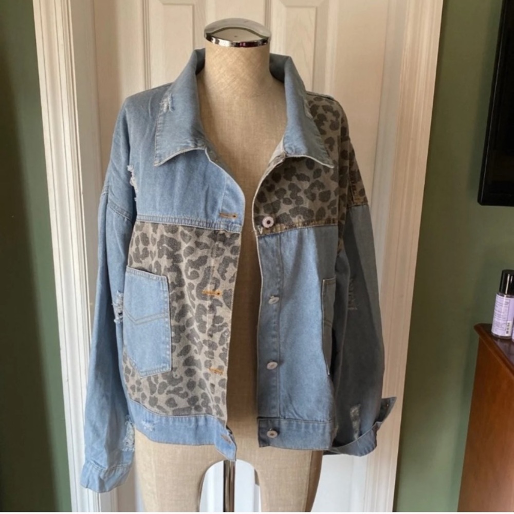 Animal destructed denim cropped jacket Large